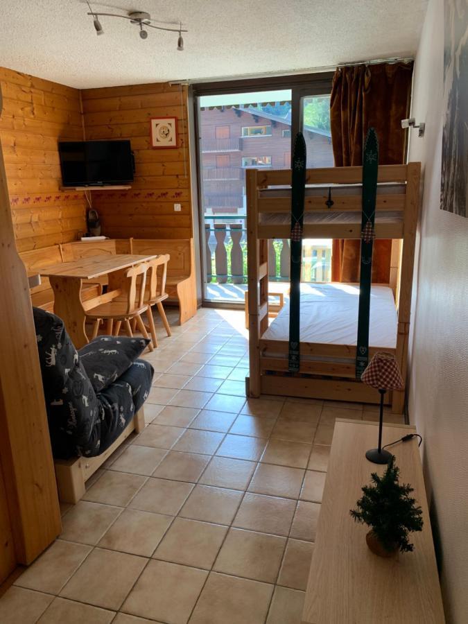 155 Piste Dans Mon Canape Châtel Eksteriør bilde